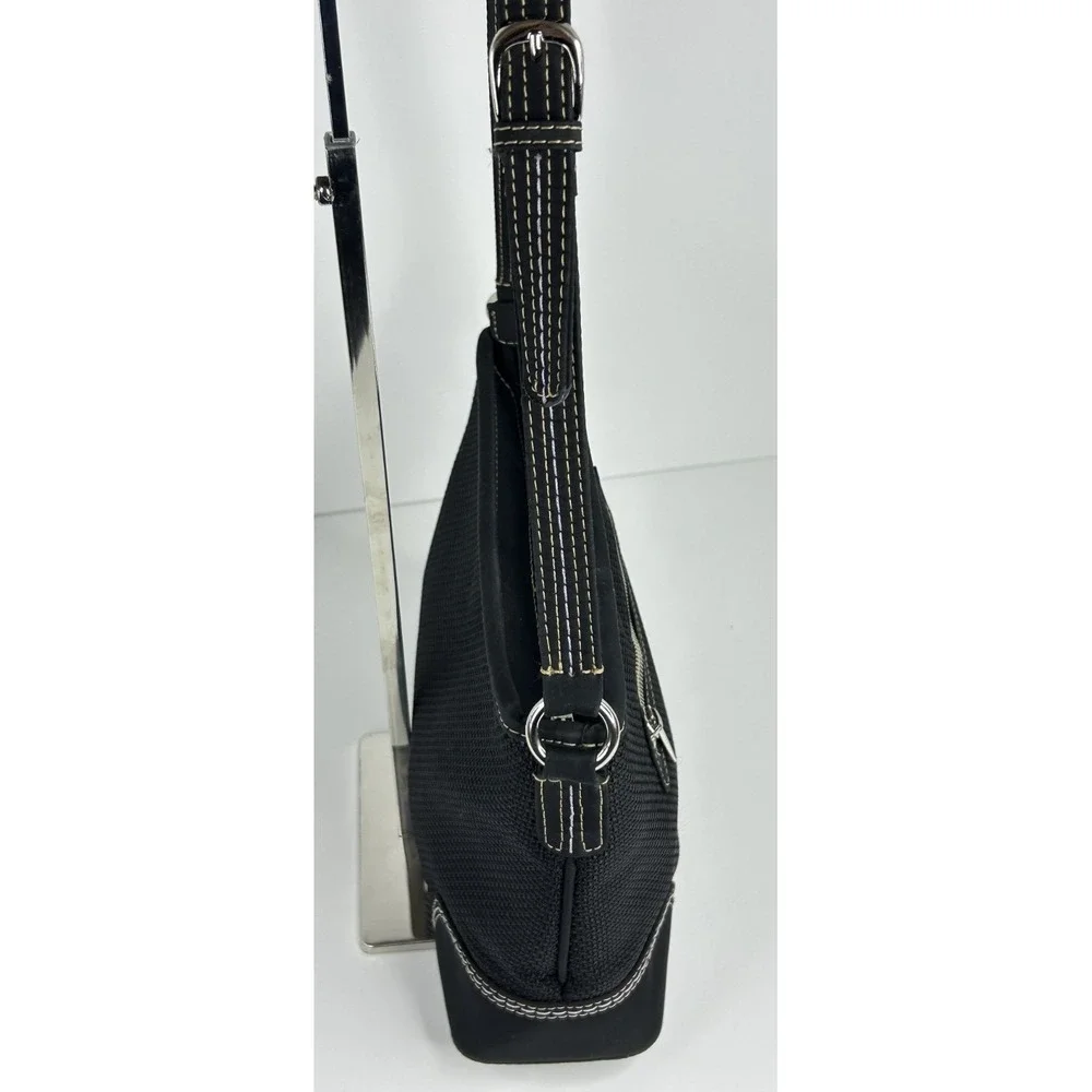 The SAK Black Waffle Structured Purse Medium Single Strap Pockets‎